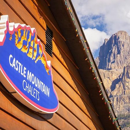 Castle Mountain Chalets 外观 照片