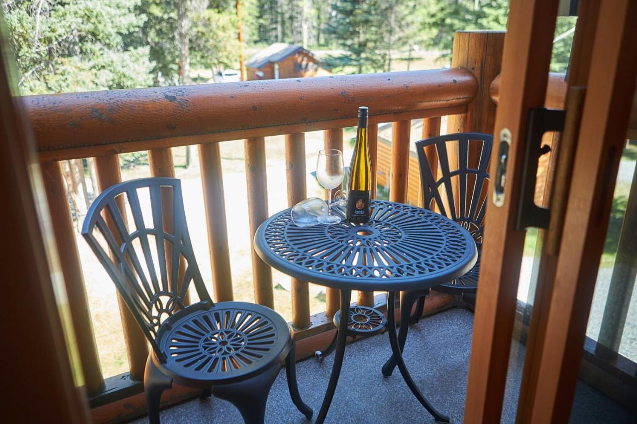 Castle Mountain Chalets 外观 照片