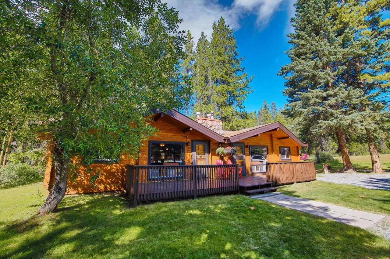 Castle Mountain Chalets 外观 照片
