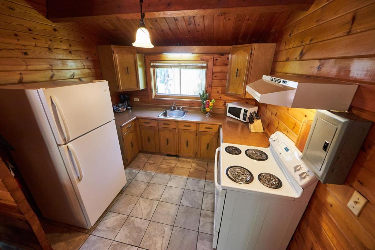 Castle Mountain Chalets 外观 照片