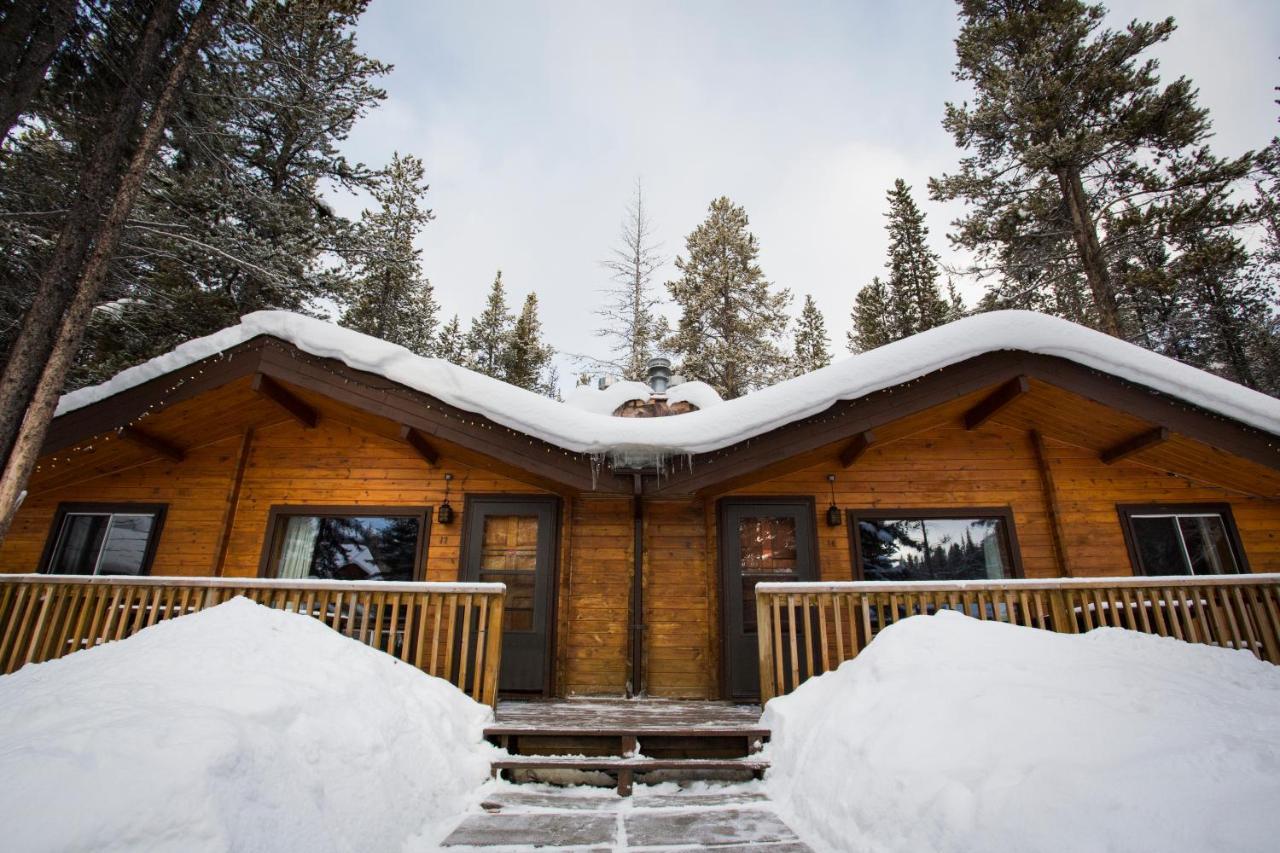 Castle Mountain Chalets 外观 照片
