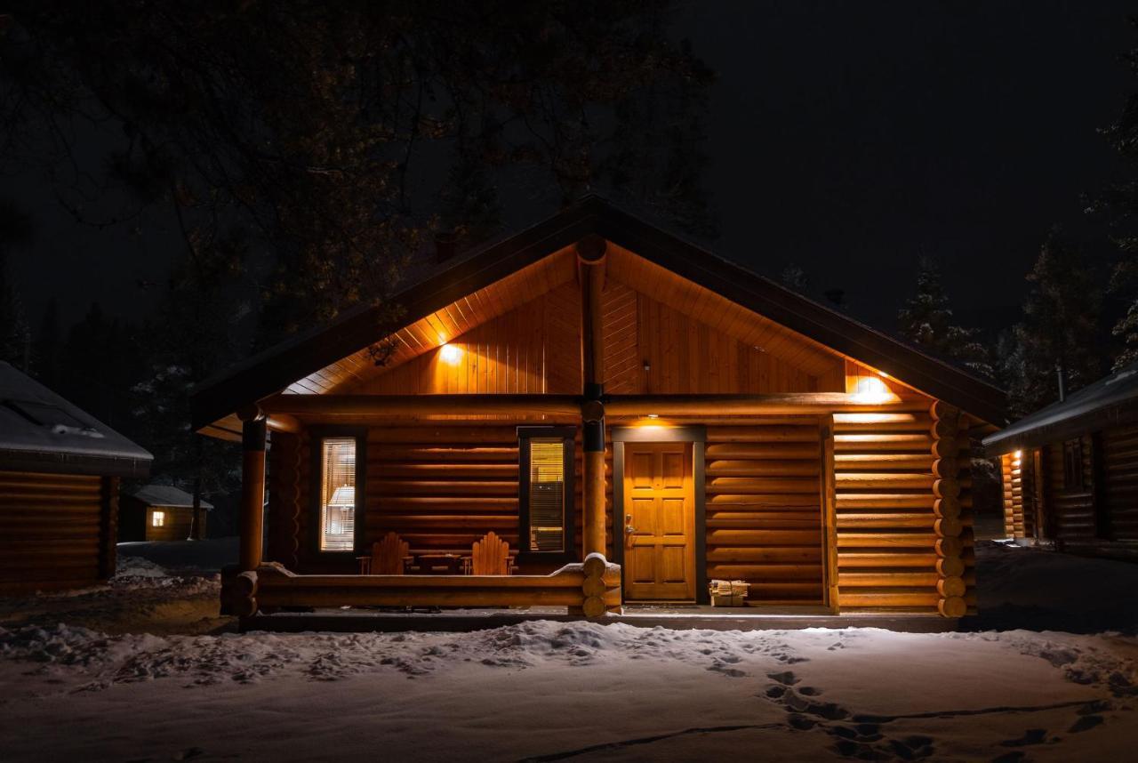 Castle Mountain Chalets 外观 照片
