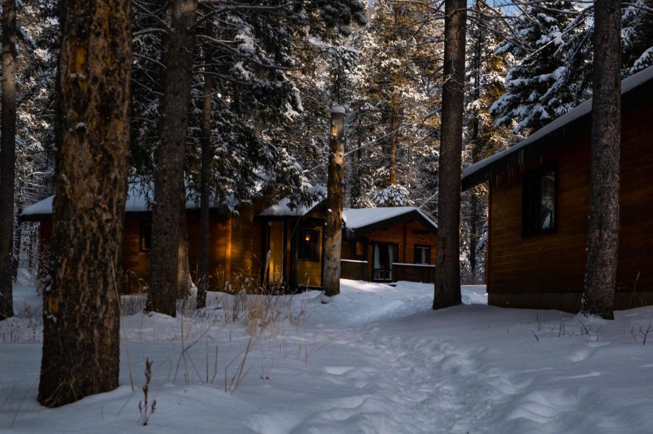 Castle Mountain Chalets 外观 照片