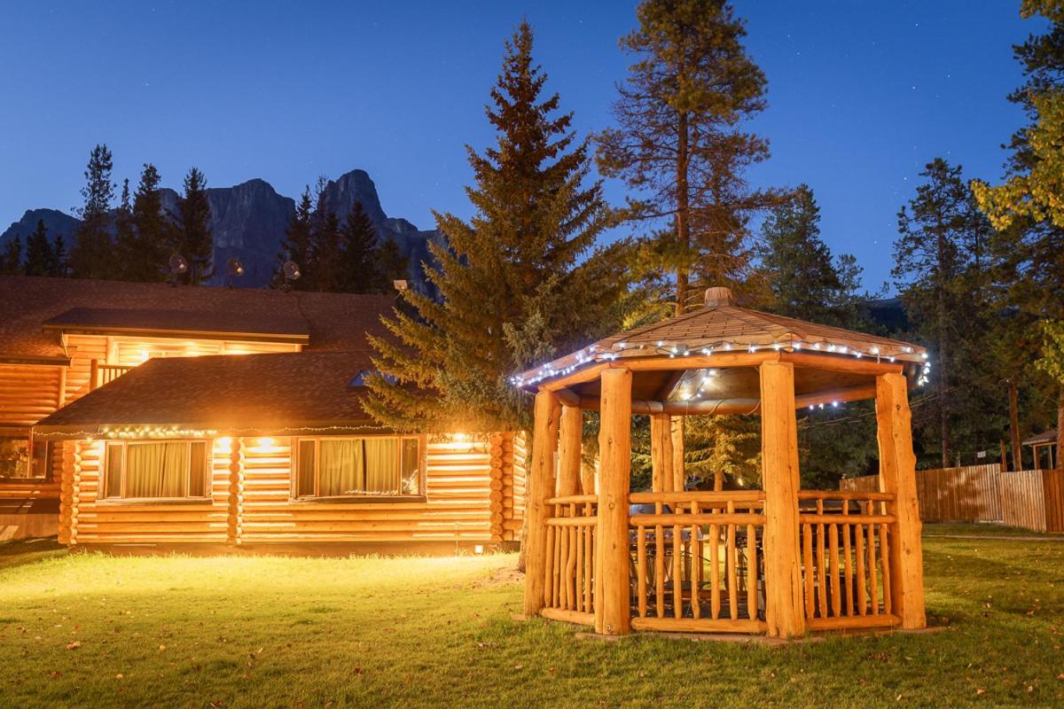 Castle Mountain Chalets 外观 照片