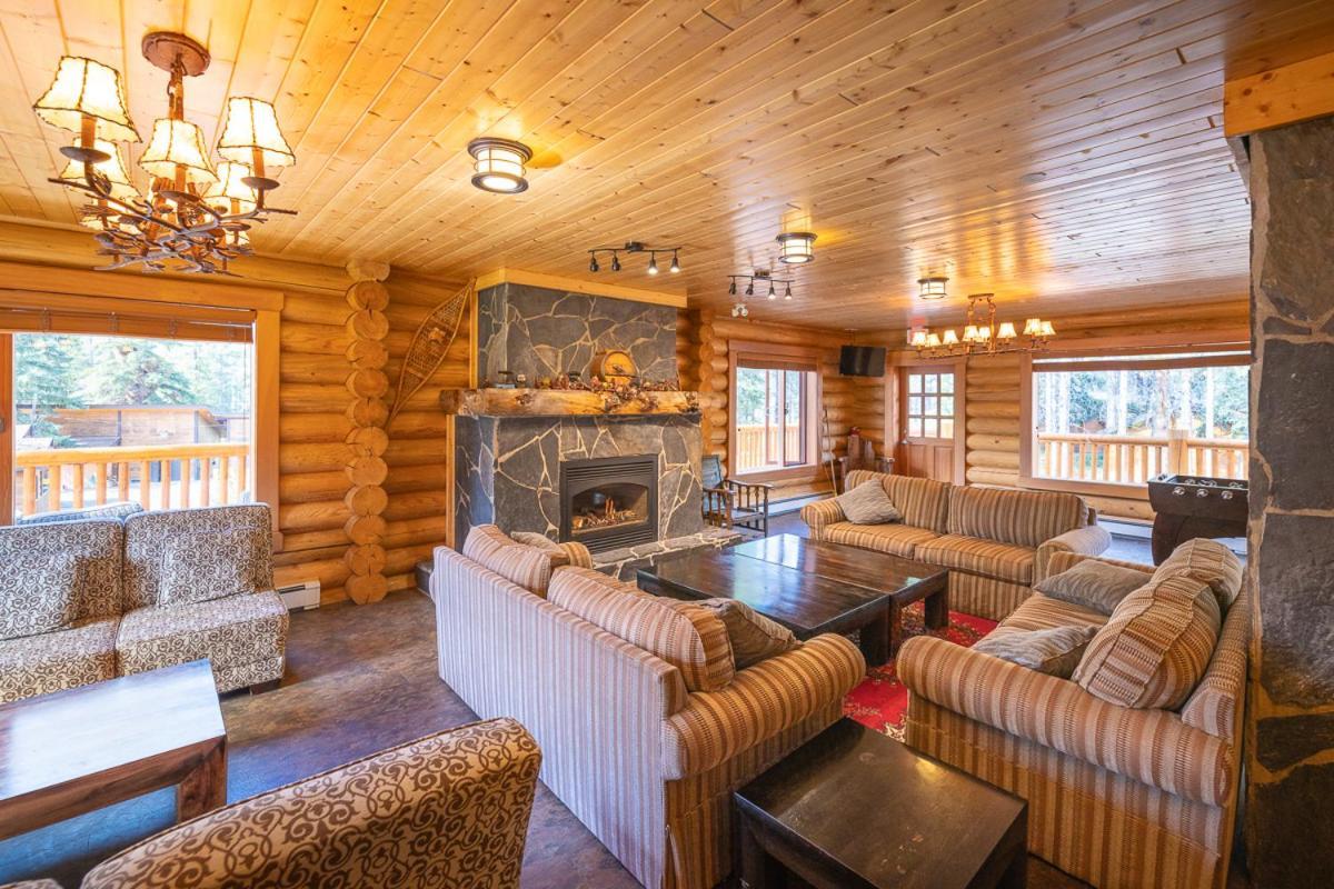 Castle Mountain Chalets 外观 照片