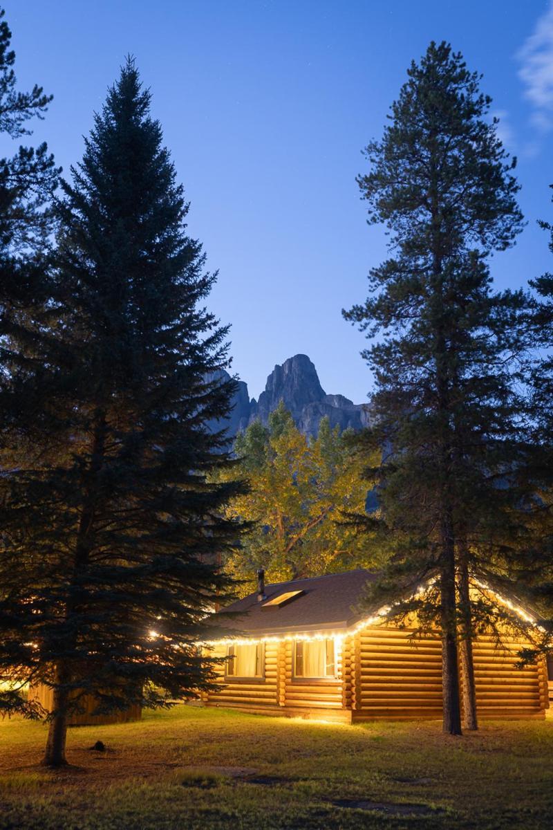 Castle Mountain Chalets 外观 照片