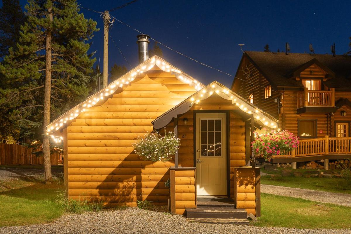 Castle Mountain Chalets 外观 照片