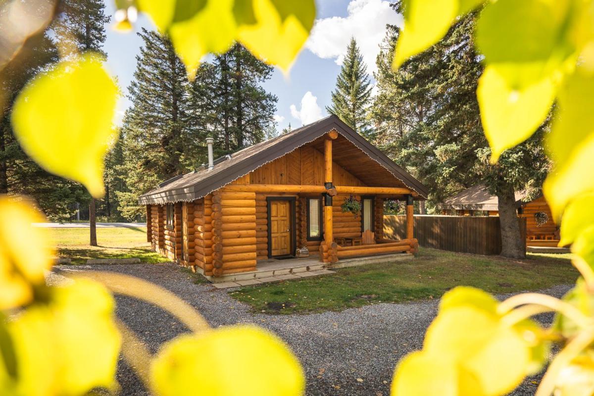 Castle Mountain Chalets 外观 照片