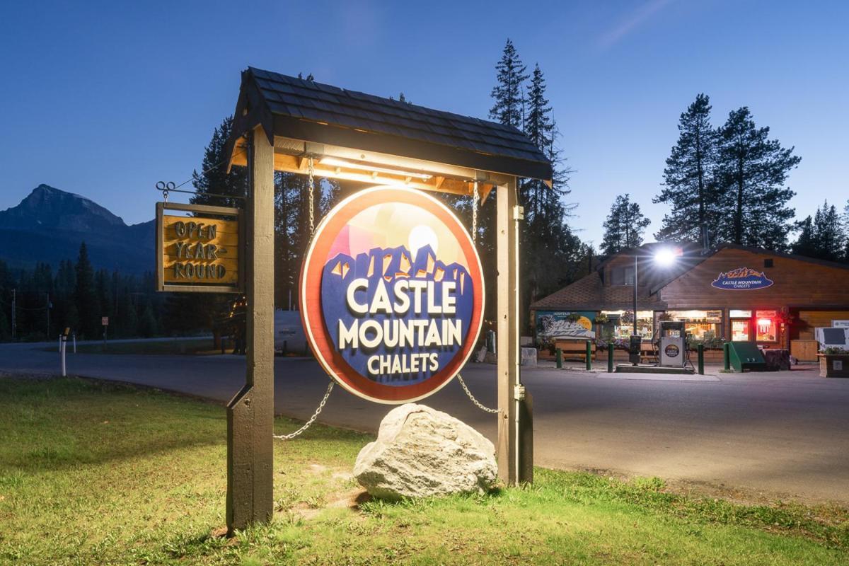 Castle Mountain Chalets别墅 外观 照片
