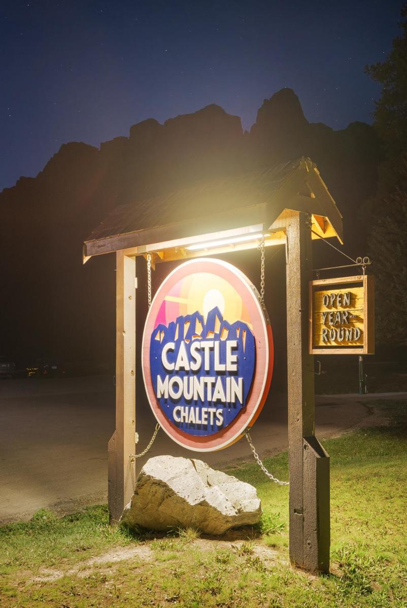 Castle Mountain Chalets别墅 外观 照片