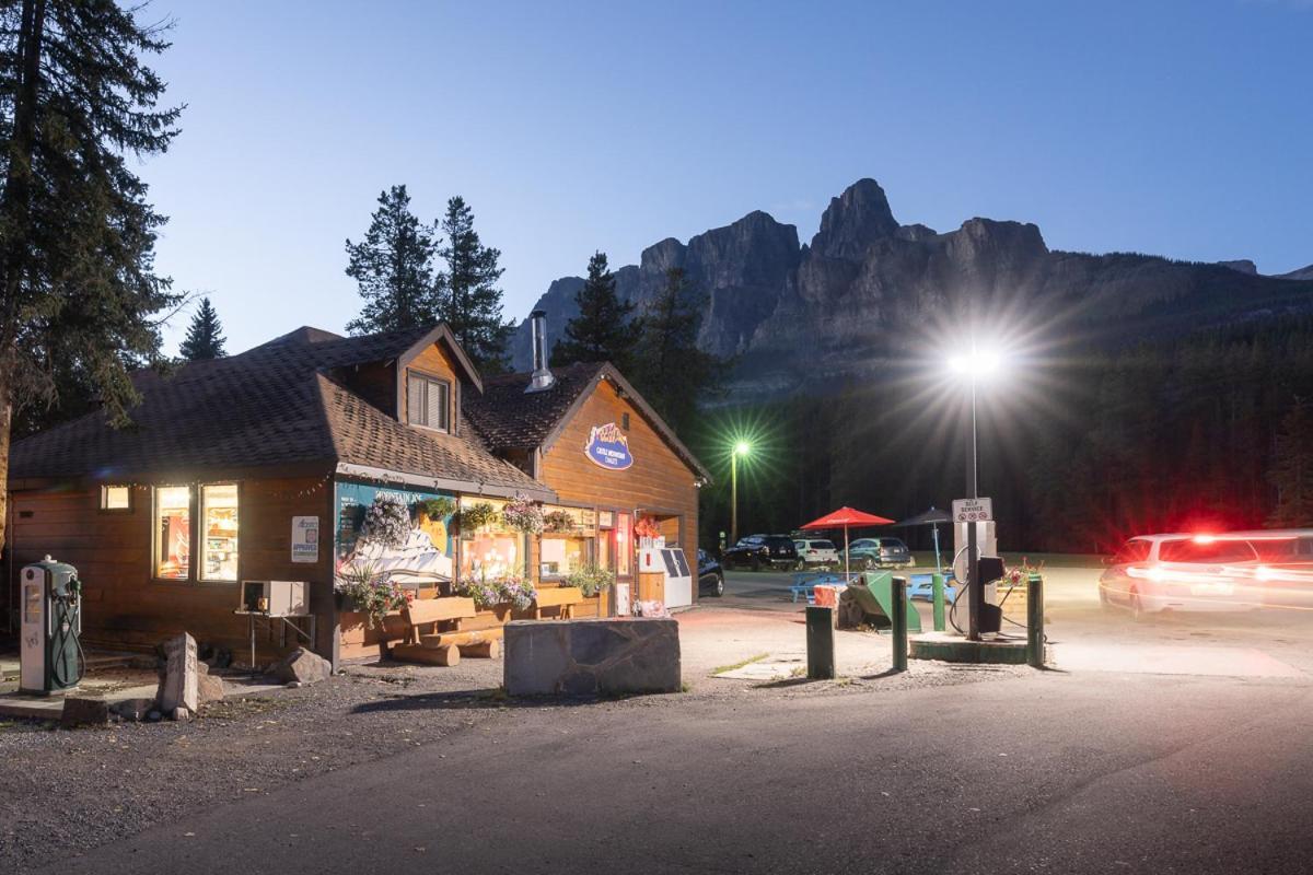 Castle Mountain Chalets 外观 照片